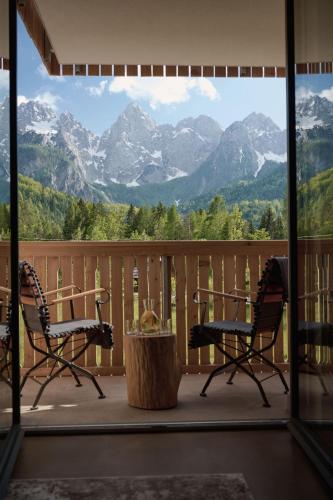 Superior Double or Twin Room with Mountain View