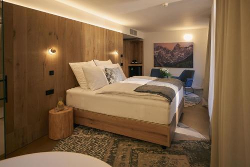 Deluxe Double Room with Mountain View