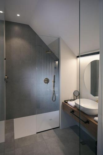 Deluxe Double Room with Mountain View