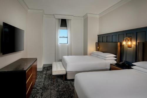 Double Queen Suite