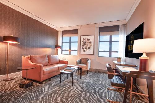 Double Queen Suite