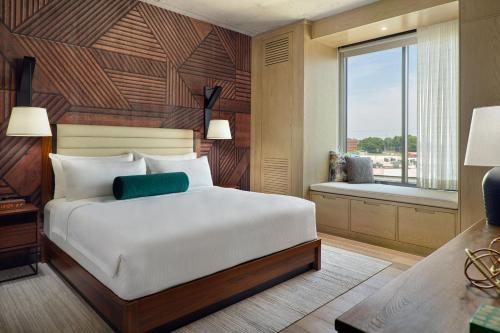 One-Bedroom King Suite with City View