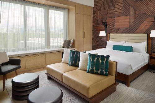 Junior King Studio Suite with Courtyard view