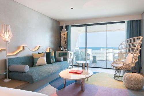 Premier Deluxe Large King Room with Ocean View