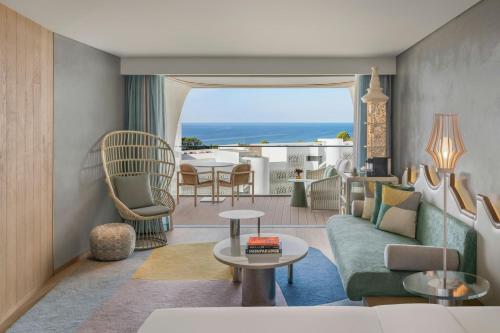 Premier Deluxe Large King Room with Ocean View