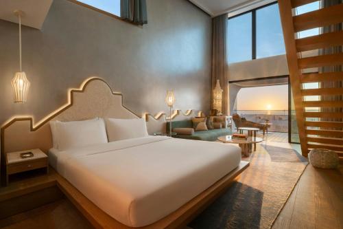 W One-Bedroom King Suite with Ocean View and Balcony