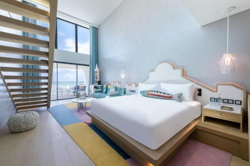 W One-Bedroom King Suite with Ocean View and Balcony