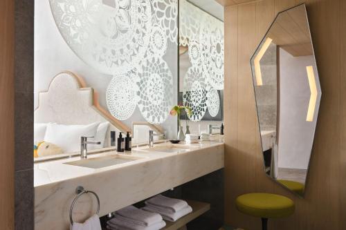 W One-Bedroom King Suite with Ocean View and Balcony