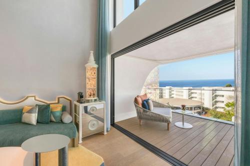 W One-Bedroom King Suite with Ocean View and Balcony