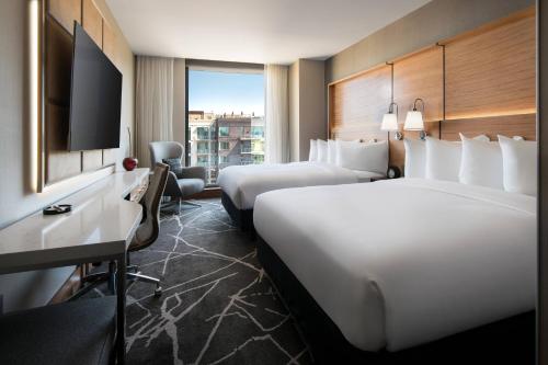 Queen Room with Two Queen Beds and Roll-in Shower - Mobility Accessible