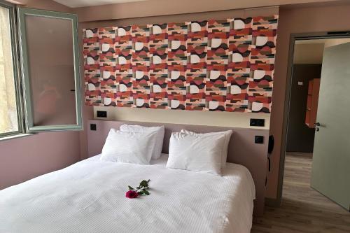 Connecting Room