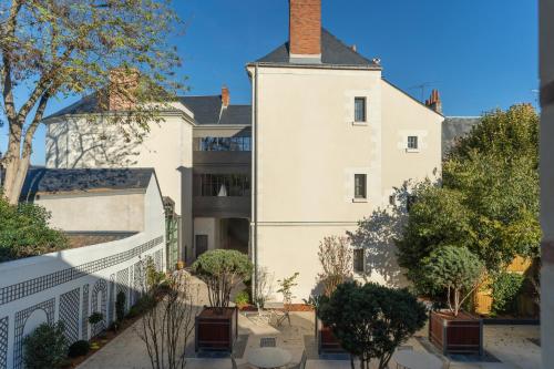 Deluxe Room with Garden View (Annex "L'Orangerie")