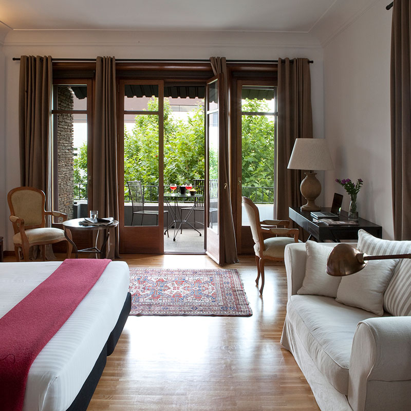 LARGE WITH TERRACE