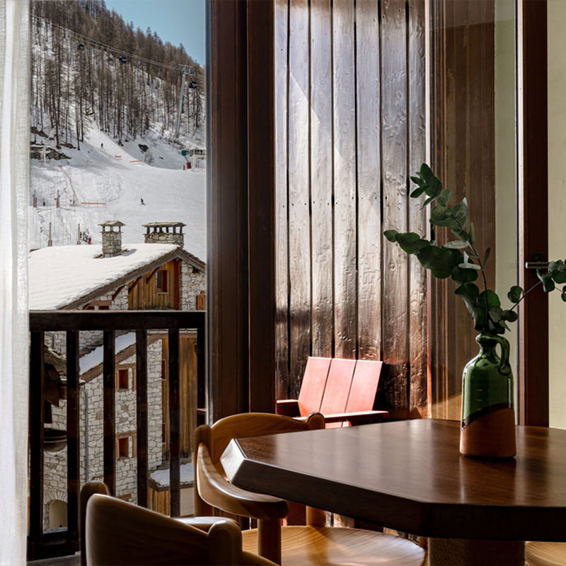 Glacier Suite with Balcony