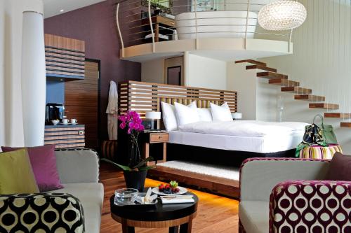 Penthouse Spa Suite Lake View