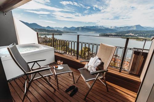 Signature Penthouse Spa Suite Lake View