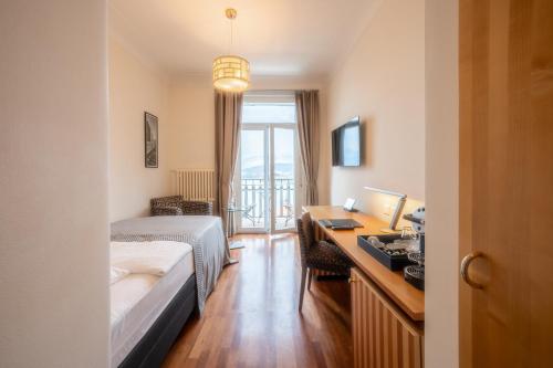 Single Room with Lake View