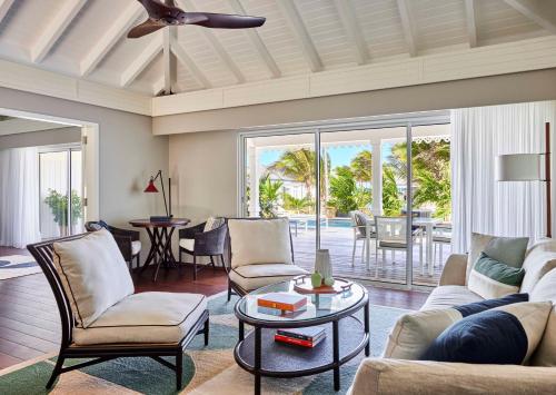 Beach Pool Suite