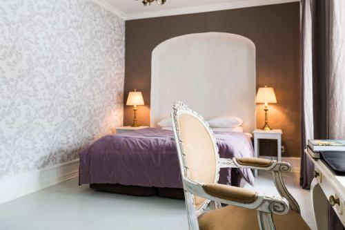 Small Castle Room