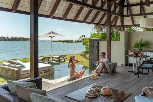 Oceanfront Pool Villa King