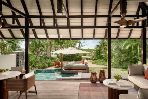 Beach View Pool Villa King