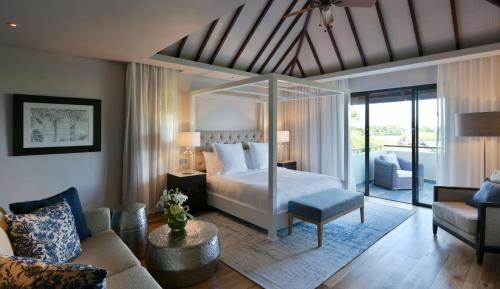 Five Bedroom Residence with Pool
