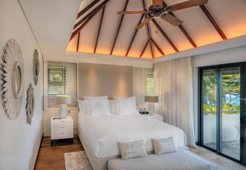 Five Bedroom Oceanfront Residence with Pool