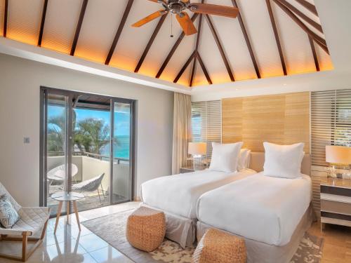 Five Bedroom Oceanfront Residence with Pool