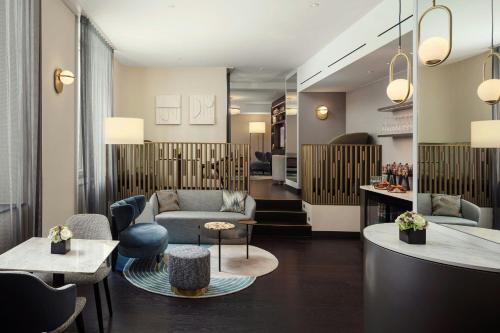 Family Junior Suite - M Club Lounge Access