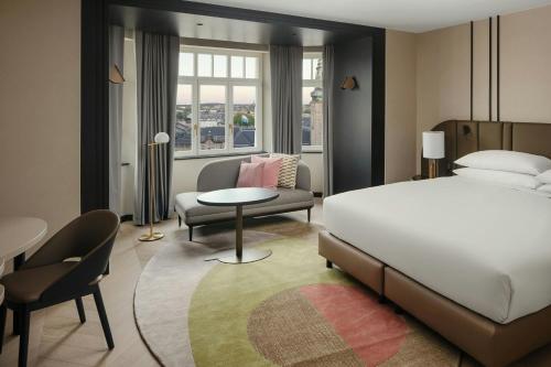 Junior Suite - M Club Lounge Access