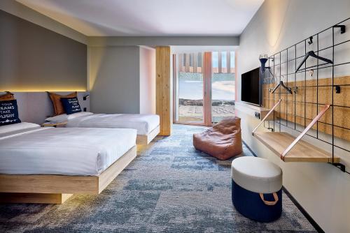 Standard Twin Room - Airfield