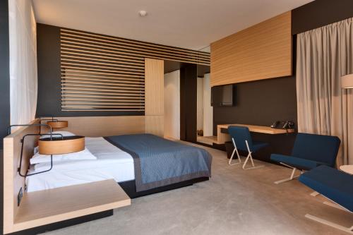 Interconnecting Room