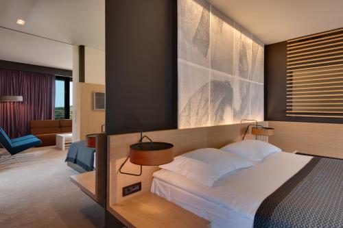 Bay Suite