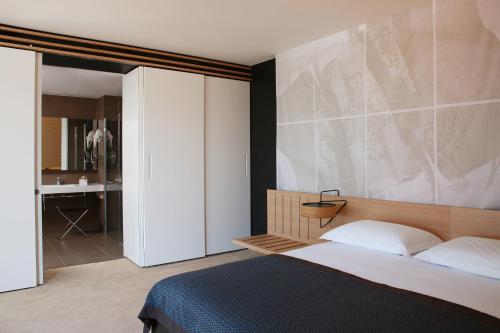 Suite with Garden View