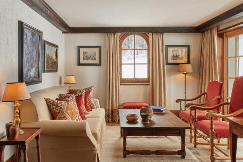 Suite with Mountain View