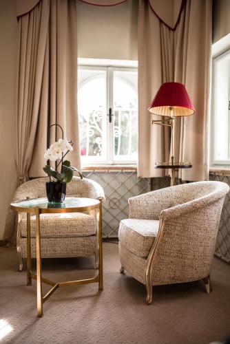 Castle Room with Park View