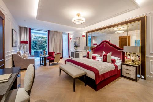 Park Suite with Park View and Private Terrace