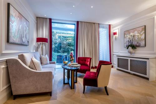 Park Suite with Park View and Private Terrace