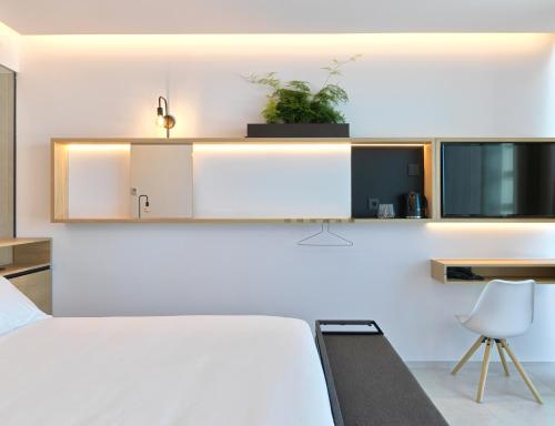 Standard Queen Room