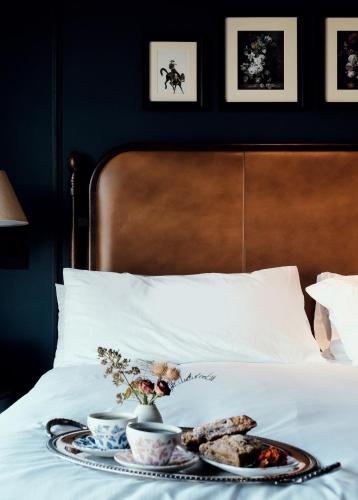 Deluxe Suite | King + full bunk