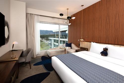 Family Room with Mountain View