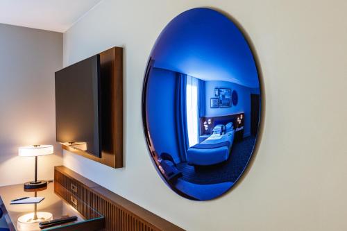 Family Room with Mountain View