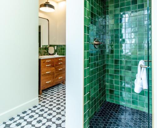 Remedy King Suite