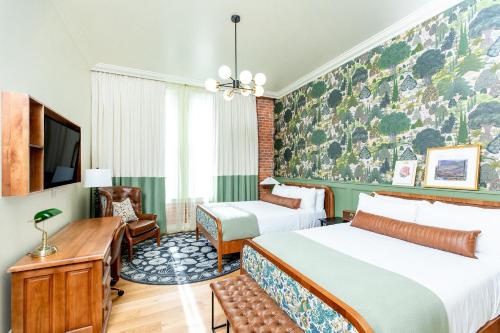 Club King Room