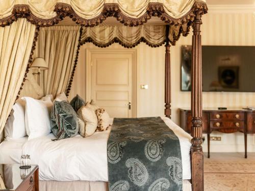 Grand Master Suite with One Double Bed
