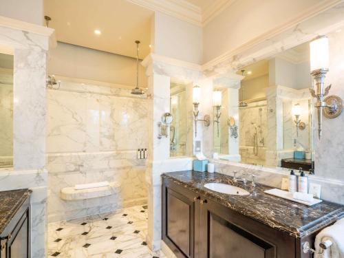 Grand Master Suite with One Double Bed
