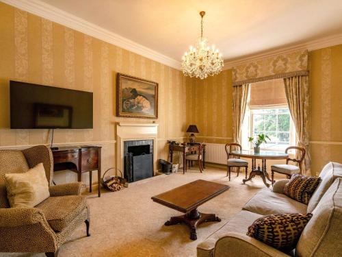 Grand Suite with One Double Bed