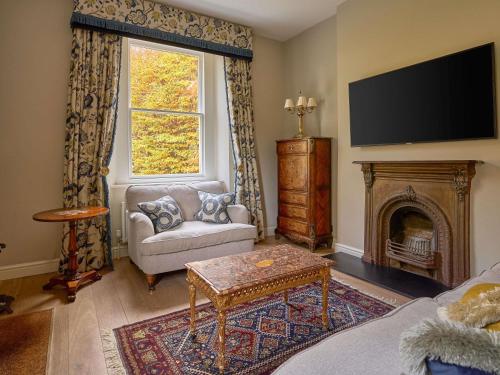 One-Bedroom Manor Cottage