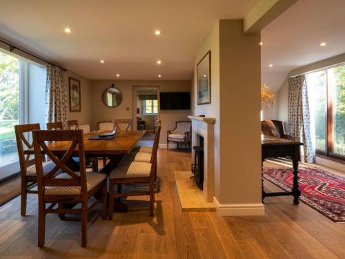 Three-Bedroom Manor Cottage