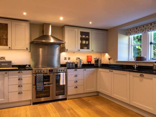 Three-Bedroom Manor Cottage